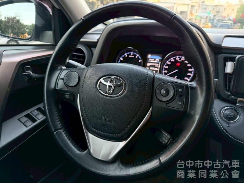 TOYOTA RAV4 /尊爵版