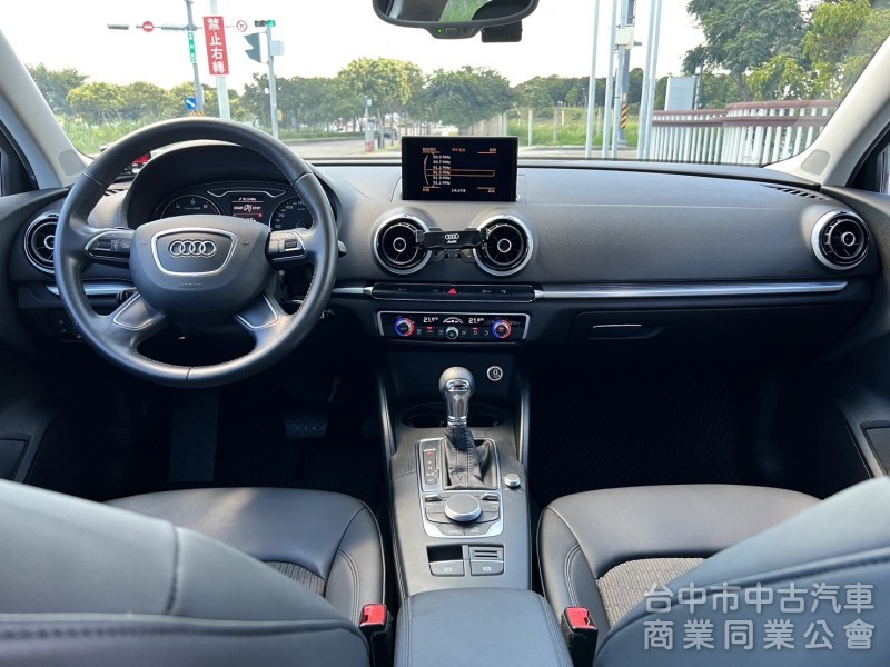 實車實價 里程保証 0~100加速僅需7.3秒 挑動駕馭者的腎上腺素（180P德制馬力）