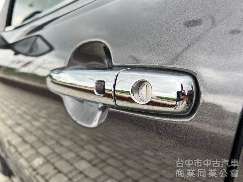 實車實價 里程保証 萊因鑑定 定速 恆溫 衛星導航 高階安卓機 Keyless