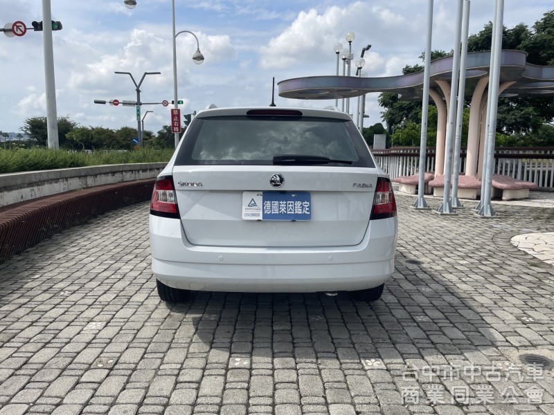 實車實價 里程保証 萊因鑑定 1.2T汽油渦輪 Combi旅行車 操控及安全兼具 省油省稅 大空間