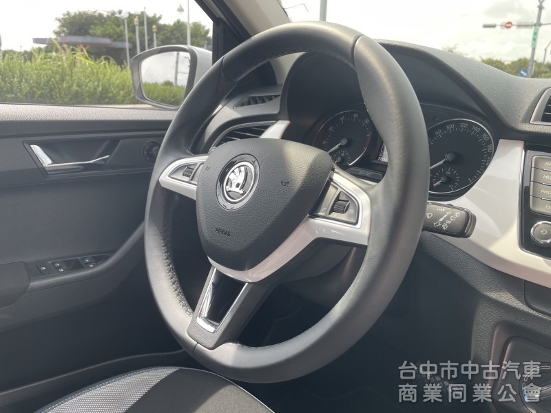 實車實價 里程保証 萊因鑑定 1.2T汽油渦輪 Combi旅行車 操控及安全兼具 省油省稅 大空間