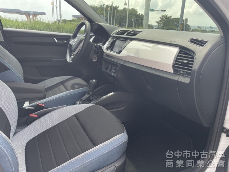 實車實價 里程保証 萊因鑑定 1.2T汽油渦輪 Combi旅行車 操控及安全兼具 省油省稅 大空間