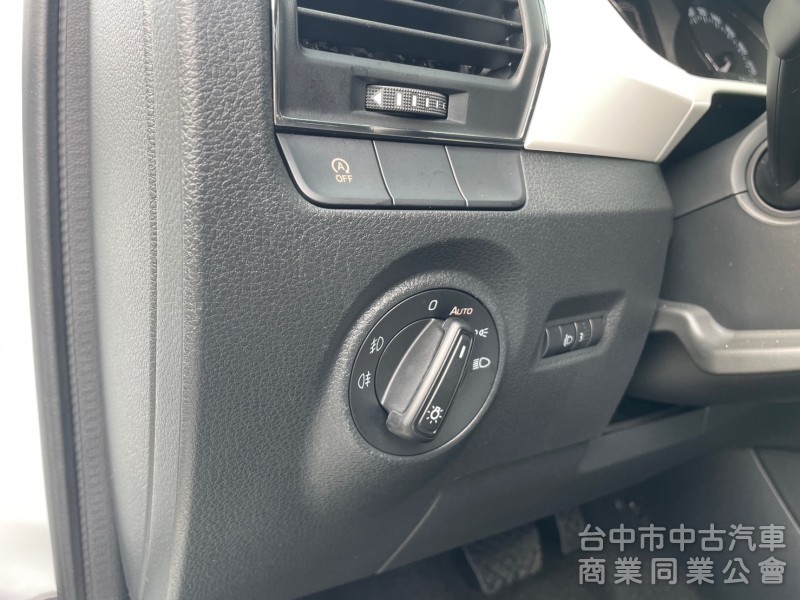 實車實價 里程保証 萊因鑑定 1.2T汽油渦輪 Combi旅行車 操控及安全兼具 省油省稅 大空間