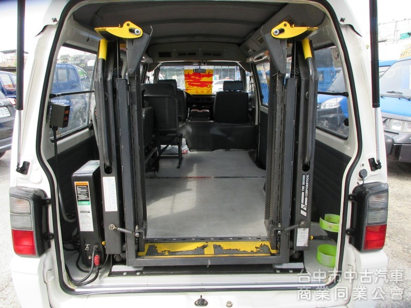 2010年得利卡 輪椅車