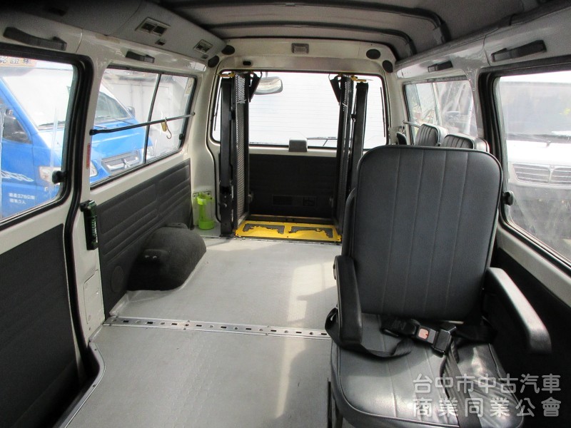 2010年得利卡 輪椅車