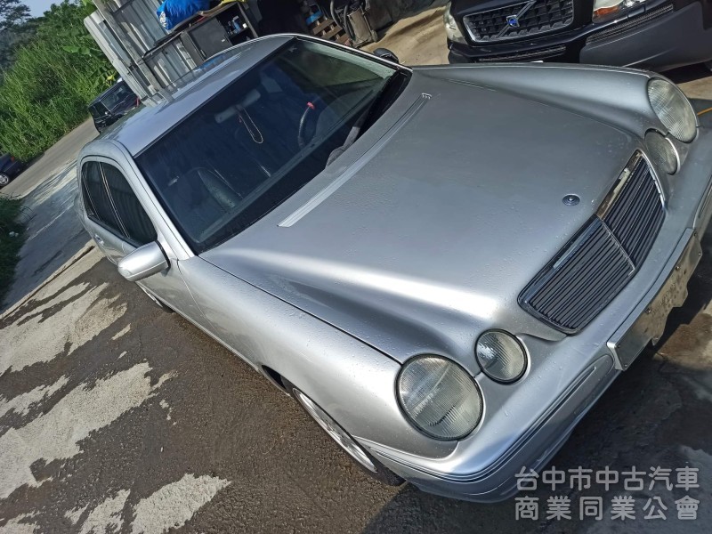 1999 Mercedes-Benz E240 2.0 W210