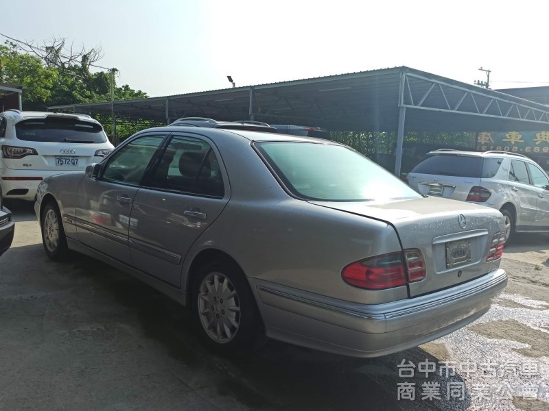 1999 Mercedes-Benz E240 2.0 W210