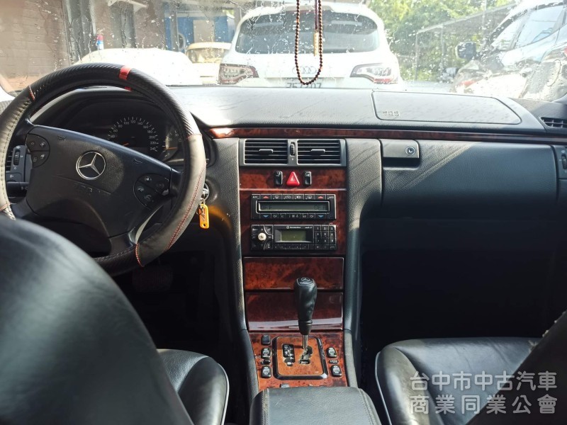 1999 Mercedes-Benz E240 2.0 W210