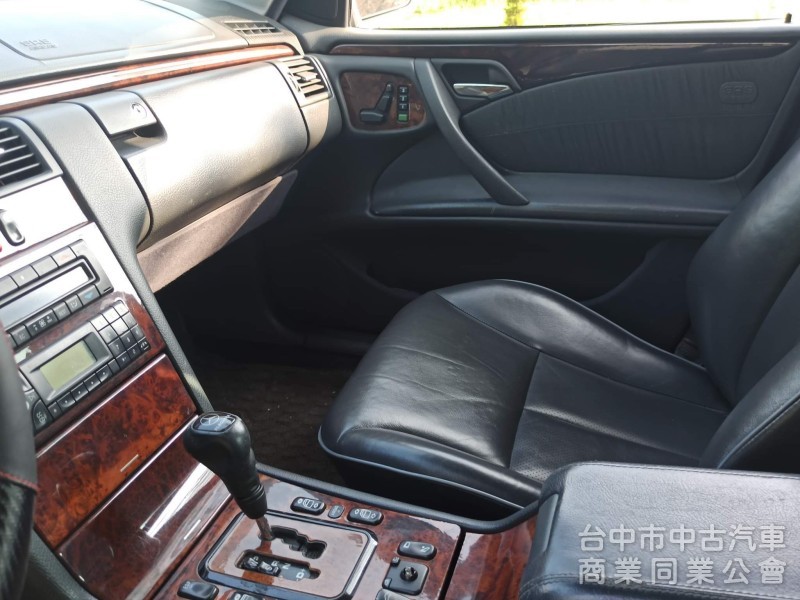1999 Mercedes-Benz E240 2.0 W210