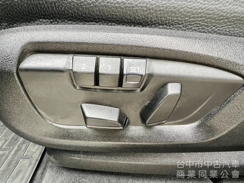 2015年  BMW X5 3.0 柴油 渦輪  4WD   全景天窗 360環景影像 