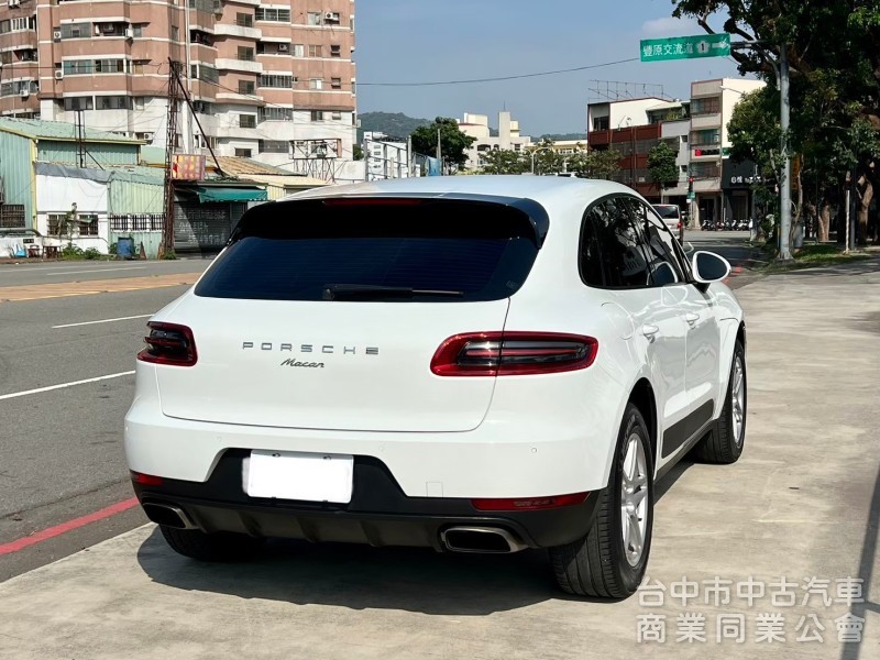 2015年 porsche  Mac an  2.0