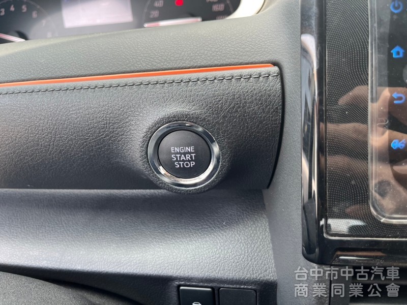 2022年 toyota   sienta  1.8 電動滑門 盲點 ikey 摸門  認證車