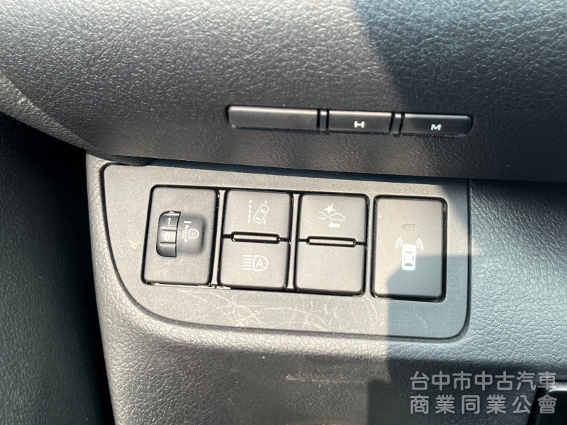 2022年 toyota   sienta  1.8 電動滑門 盲點 ikey 摸門  認證車