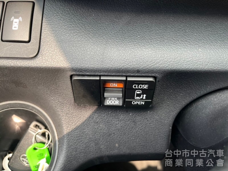 2022年 toyota   sienta  1.8 電動滑門 盲點 ikey 摸門  認證車