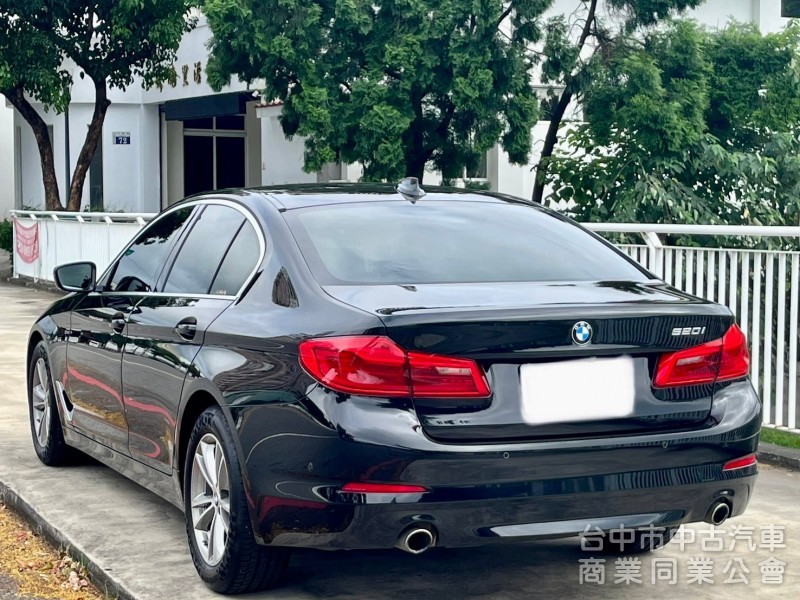 2019年 BMW 520i  5AT 自動跟車系統  盲點偵測  