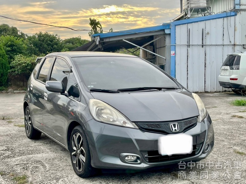 2013年 Honda  Fit 1.5 