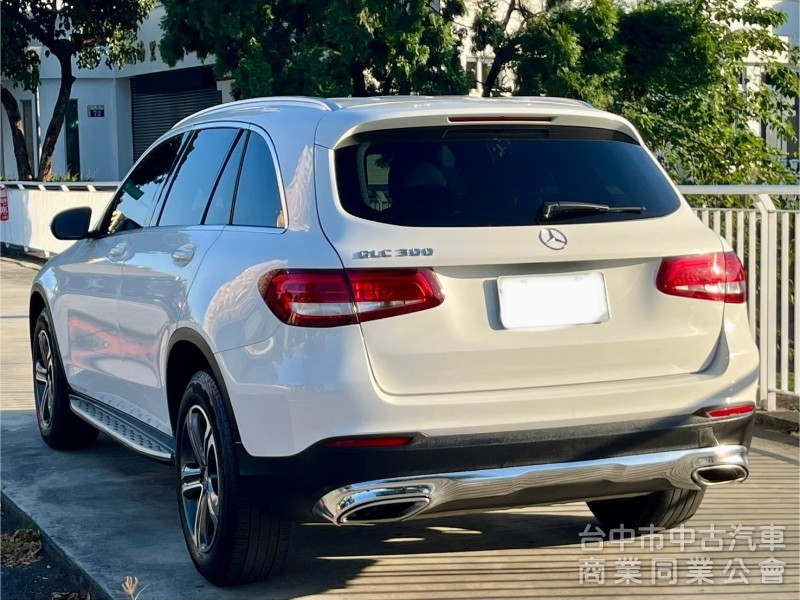 2016年  Benz  GLC300  2.0 