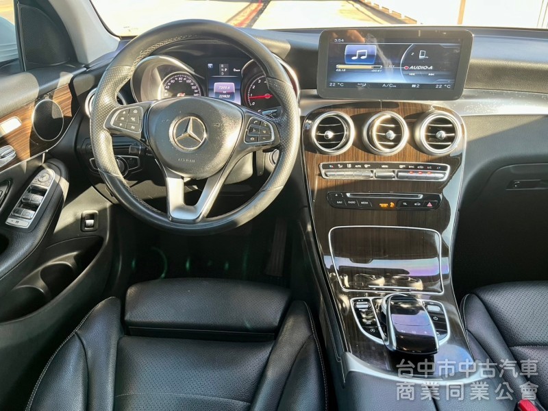 2016年  Benz  GLC300  2.0 