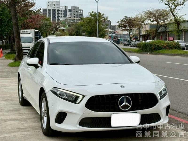 實跑3萬公里 1.3T 渦輪引擎 ikey  摸門  定速   影音系統  盲點偵測  電動記憶椅 數位儀表 
