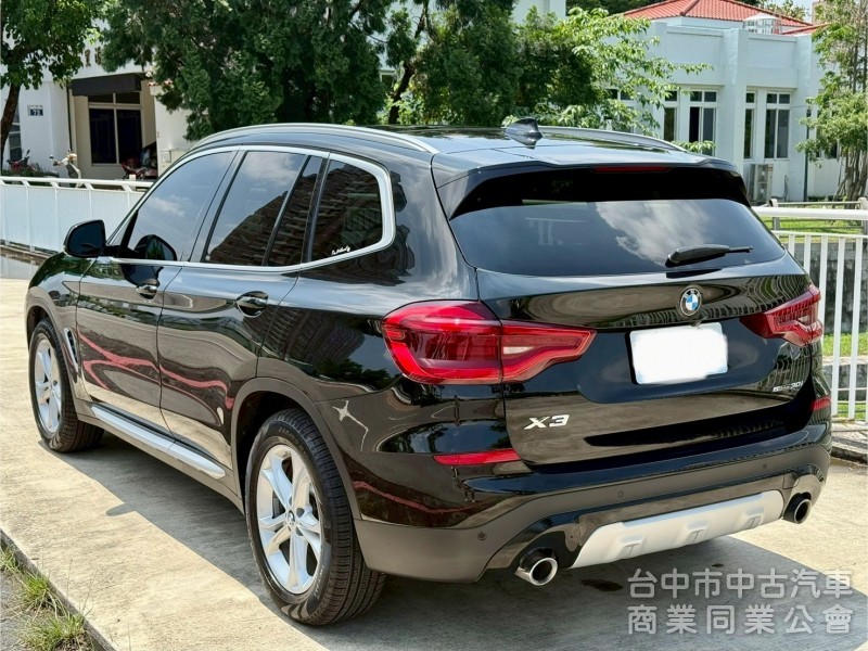 ikey 摸們  定速 全景天窗 電尾門 電動椅  方向盤加熱  車側盲點 車道偏移 電尾門  電動椅 
