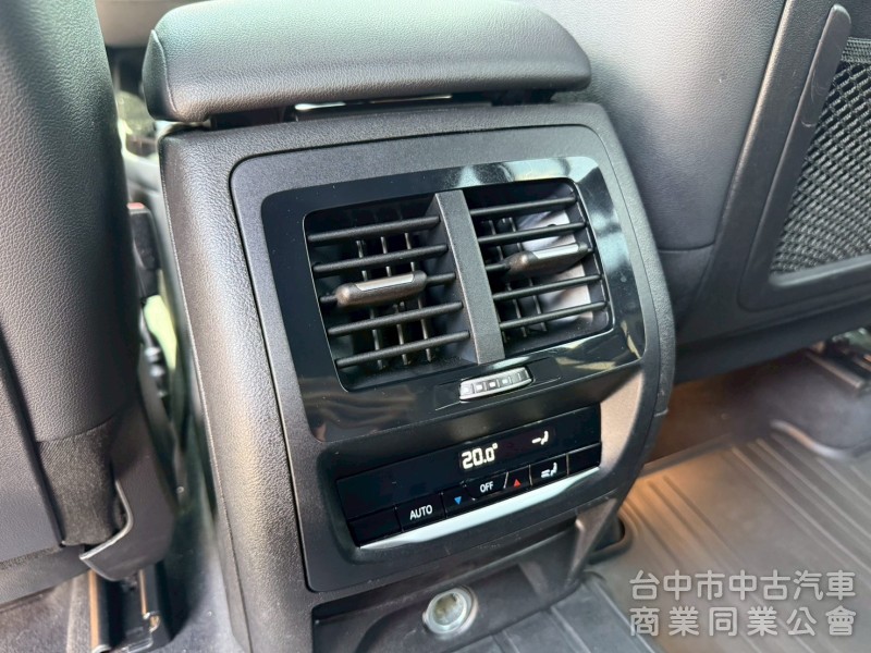 ikey 摸們  定速 全景天窗 電尾門 電動椅  方向盤加熱  車側盲點 車道偏移 電尾門  電動椅 