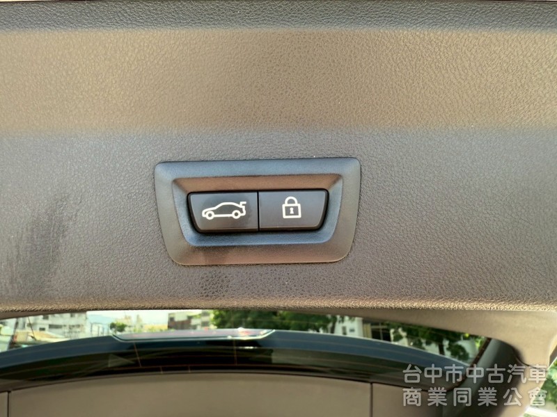 ikey 摸們  定速 全景天窗 電尾門 電動椅  方向盤加熱  車側盲點 車道偏移 電尾門  電動椅 
