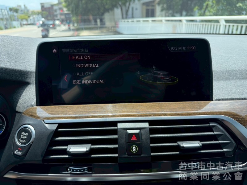 ikey 摸們  定速 全景天窗 電尾門 電動椅  方向盤加熱  車側盲點 車道偏移 電尾門  電動椅 
