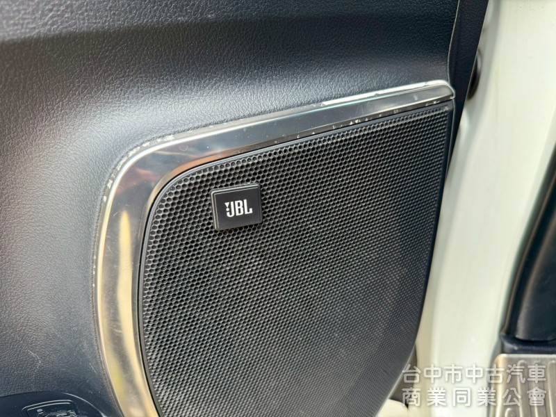認證車  ikey  摸門  定速  電滑門電動椅冷熱通風 JBL音響   影音系統  4WD 電動椅  電動尾門  