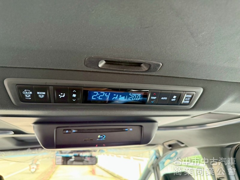 認證車  ikey  摸門  定速  電滑門電動椅冷熱通風 JBL音響   影音系統  4WD 電動椅  電動尾門  