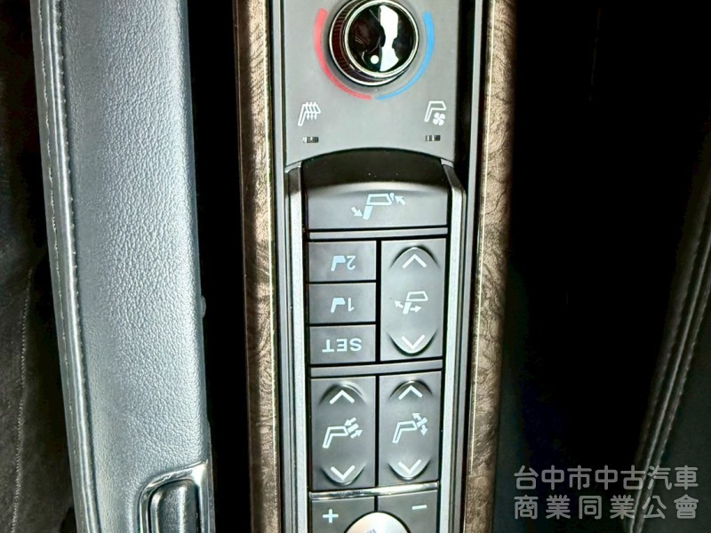 認證車  ikey  摸門  定速  電滑門電動椅冷熱通風 JBL音響   影音系統  4WD 電動椅  電動尾門  