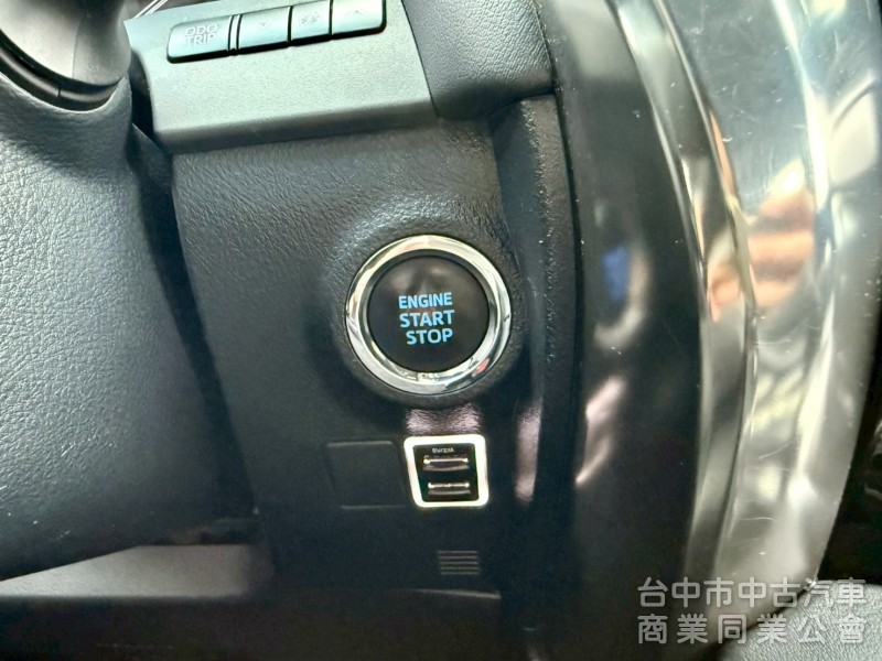 認證車  ikey  摸門  定速  電滑門電動椅冷熱通風 JBL音響   影音系統  4WD 電動椅  電動尾門  