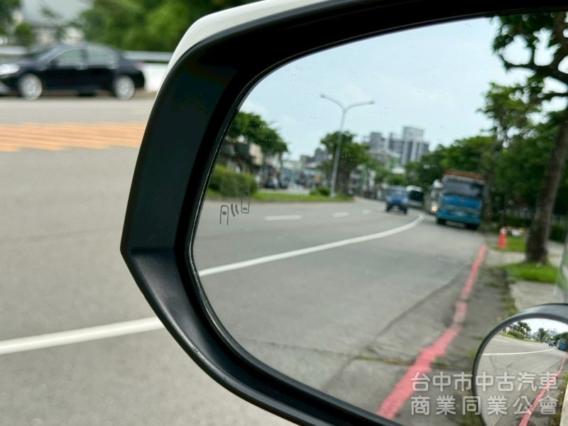 認證車  ikey  摸門  定速  電滑門電動椅冷熱通風 JBL音響   影音系統  4WD 電動椅  電動尾門  
