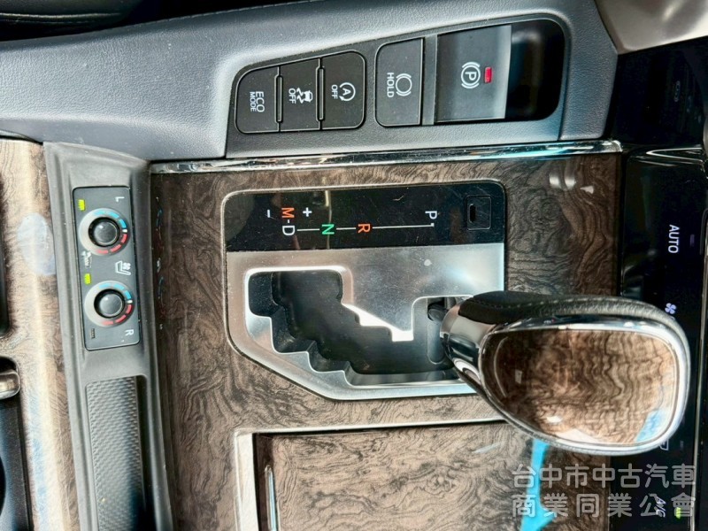 認證車  ikey  摸門  定速  電滑門電動椅冷熱通風 JBL音響   影音系統  4WD 電動椅  電動尾門  