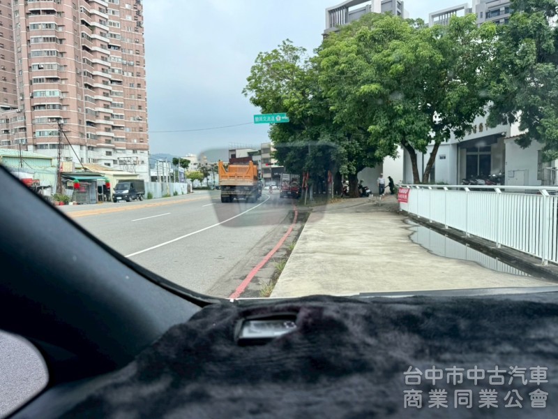 認證車  ikey  摸門  定速  電滑門電動椅冷熱通風 JBL音響   影音系統  4WD 電動椅  電動尾門  
