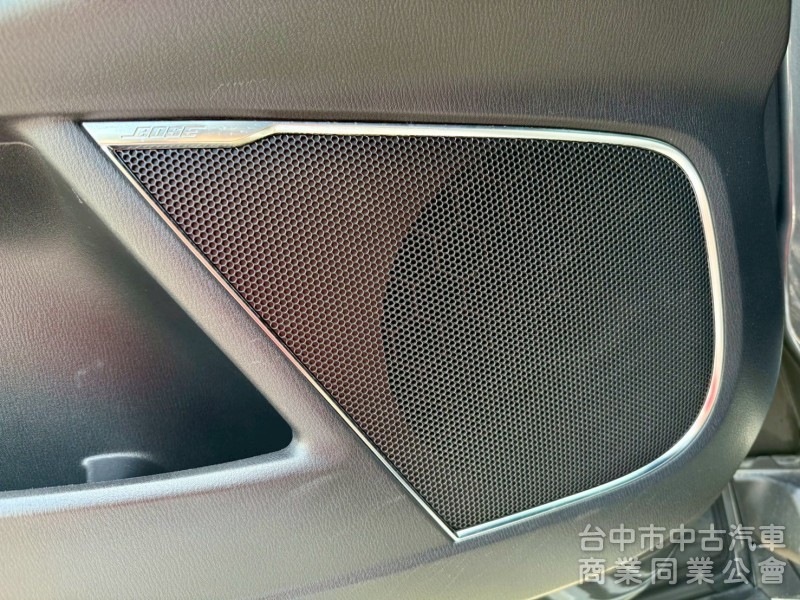 ikey  摸門  acc跟車定速   影音系統 BOSE音響   電動椅  電動尾門  