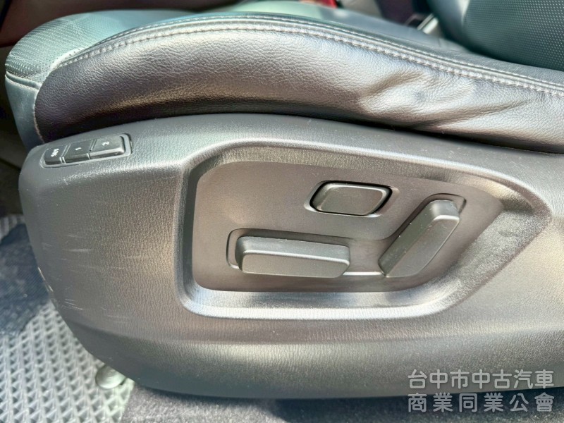 ikey  摸門  acc跟車定速   影音系統 BOSE音響   電動椅  電動尾門  