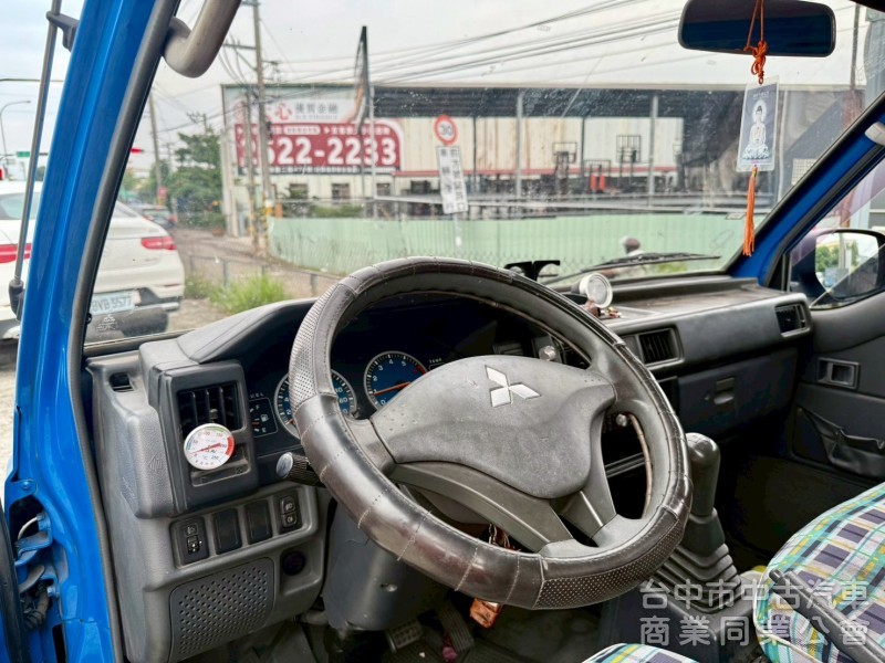 只跑5萬公里 里程保證  車況佳 無重大事故 泡水  