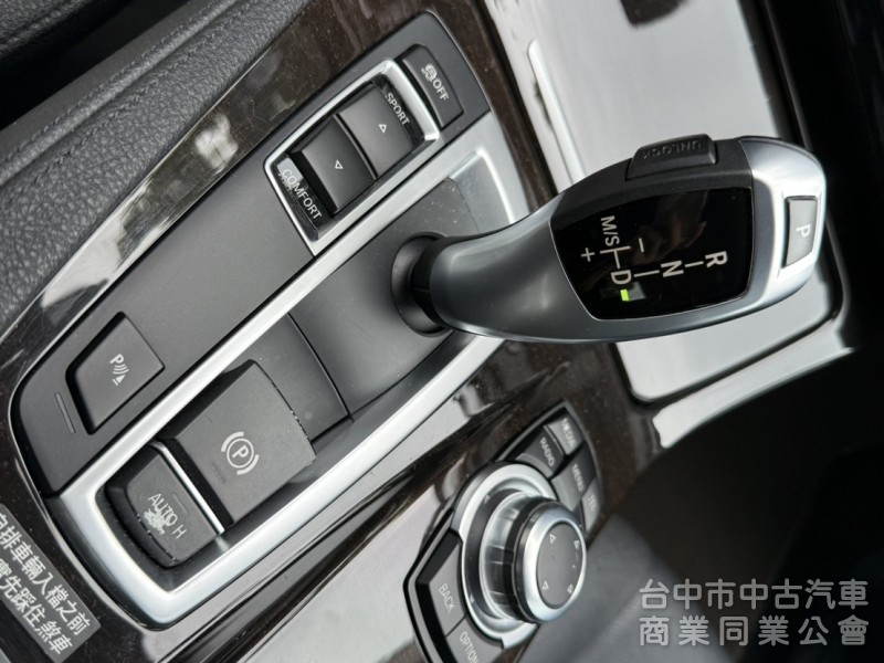 實跑16萬里  鍊條更換  ikey    定速   影音系統    天窗  電動椅  電尾門 