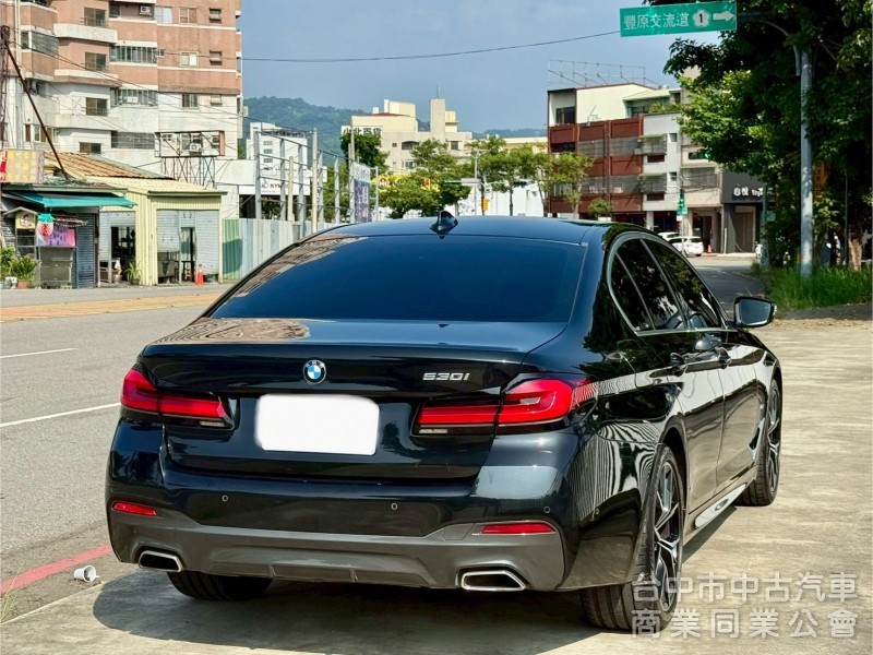 530i M-SPORT 小改款  ikey  摸門  5AU跟車 盲點  車道置中   電動椅  電動尾  HK音響 