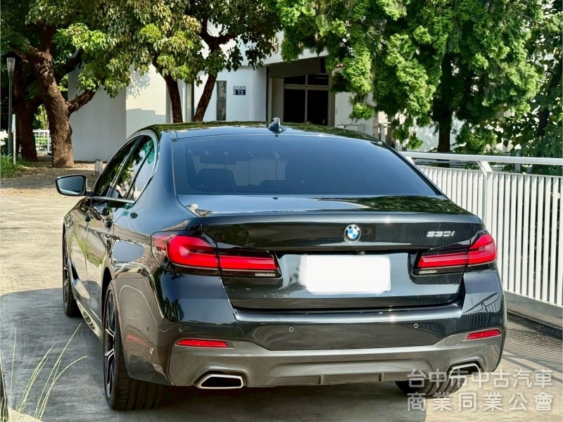 530i M-SPORT 小改款  ikey  摸門  5AU跟車 盲點  車道置中   電動椅  電動尾  HK音響 