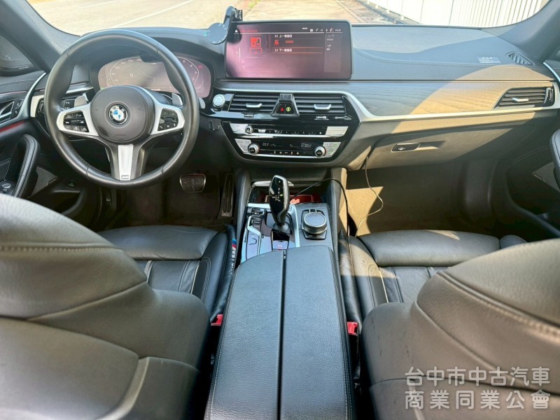 530i M-SPORT 小改款  ikey  摸門  5AU跟車 盲點  車道置中   電動椅  電動尾  HK音響 