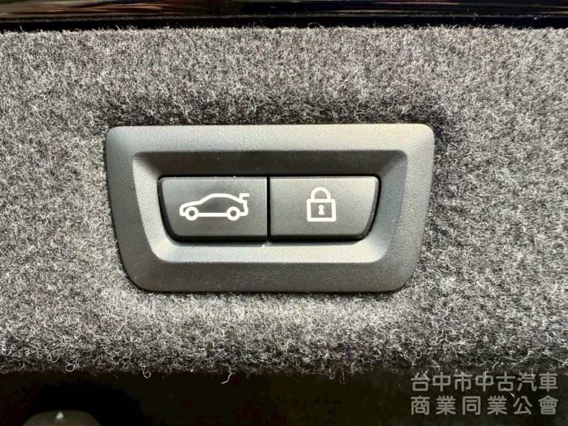 530i M-SPORT 小改款  ikey  摸門  5AU跟車 盲點  車道置中   電動椅  電動尾  HK音響 