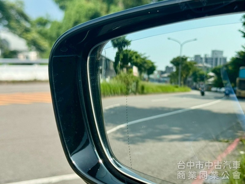 530i M-SPORT 小改款  ikey  摸門  5AU跟車 盲點  車道置中   電動椅  電動尾  HK音響 
