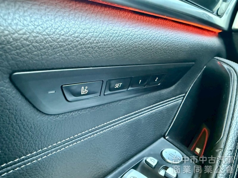 530i M-SPORT 小改款  ikey  摸門  5AU跟車 盲點  車道置中   電動椅  電動尾  HK音響 