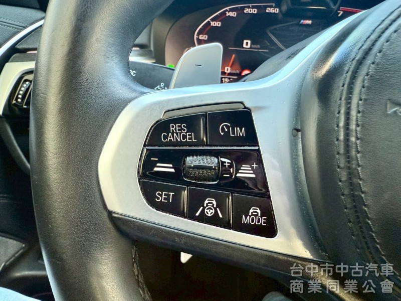 530i M-SPORT 小改款  ikey  摸門  5AU跟車 盲點  車道置中   電動椅  電動尾  HK音響 