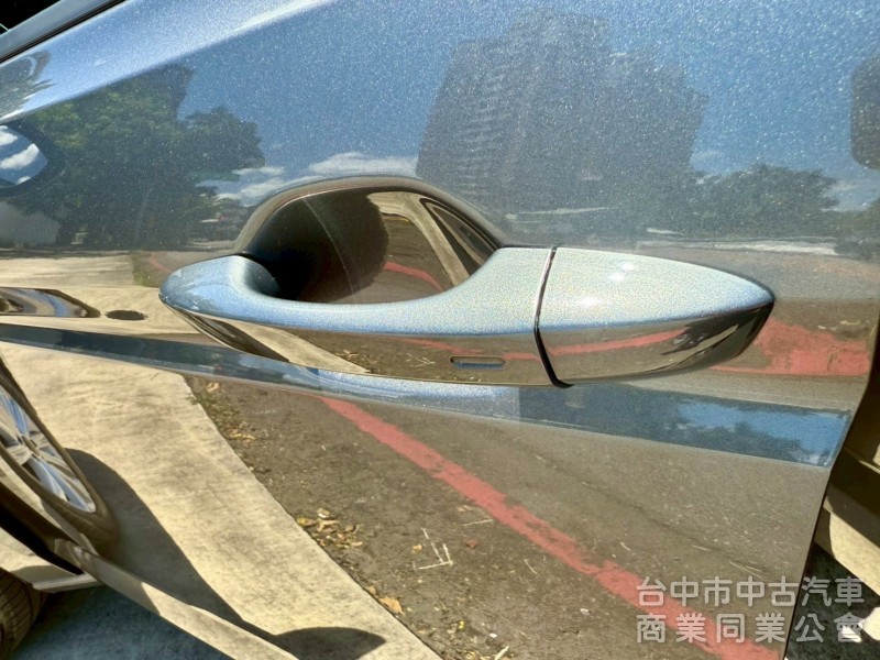   ikey  摸門  定速   三區恆溫 影音系統 電動椅 電尾門  