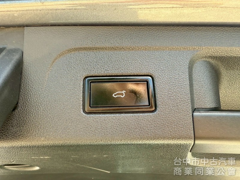   ikey  摸門  定速   三區恆溫 影音系統 電動椅 電尾門  