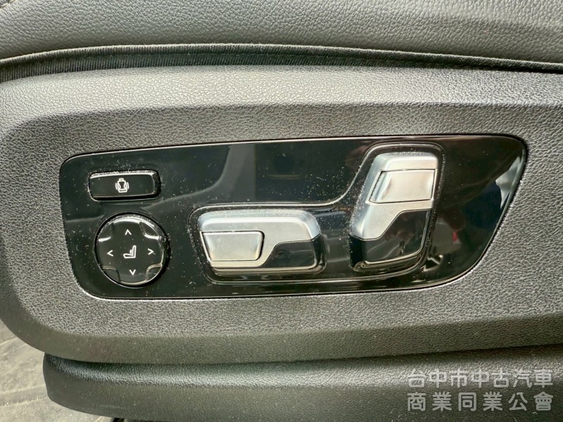   ikey  摸門  5au跟車定速   hk音響  影音系統   盲點 抬頭 電動椅 