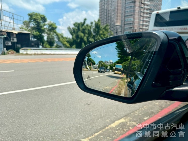 ikey  摸門  定速 盲點偵測  安卓機 電動椅 全景天窗 電尾門  