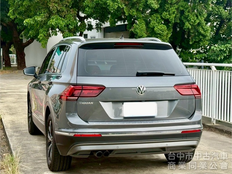 ikey  摸門  acc定速跟車  車道維持  360環景系統    電動椅  後做出風口  電尾門 